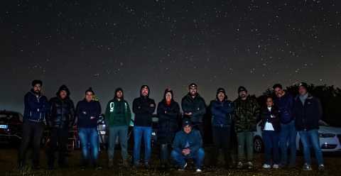 Si muovono di notte, al buio e in altura, allo scopo di "rimirar le stelle": sono gli astrofili pugliesi 